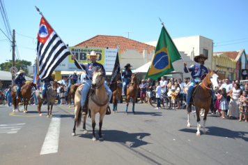 Foto - Desfile Cívico - Pompeia 97 anos