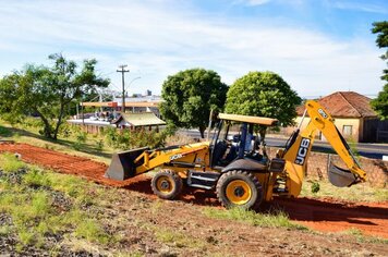 Prefeitura realiza obras em travessia da linha férrea a pedido do vereador De Bolachinha