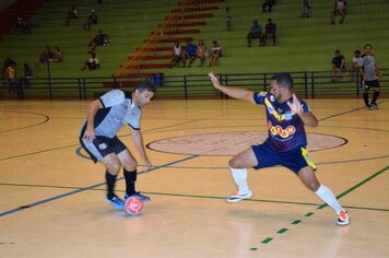 Semifinais do 2º Campeonato de Futsal de Férias tem decisão por pênaltis e muita emoção