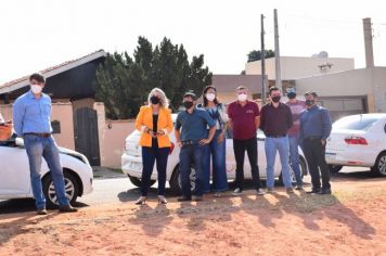Prefeita Tina solicita e CDHU garante a retomada das obras das 40 casas do Jd. Primavera