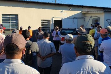 Prefeita Tina propõe bônus de 1.000 reais no tíquete alimentação dos servidores municipais em janeiro