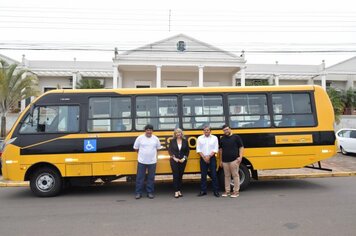 Administração Tina Januário conquista mais um ônibus escolar com indicação do Deputado Federal Baleia Rossi