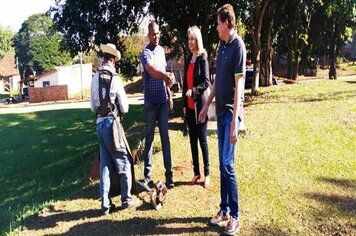 Prefeita tina acompanha nova operação de limpeza em novo cravinhos