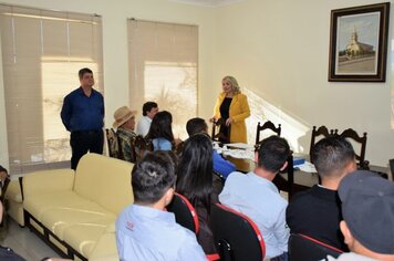 Prefeita Tina realiza reunião com empresários do Distrito Industrial IV