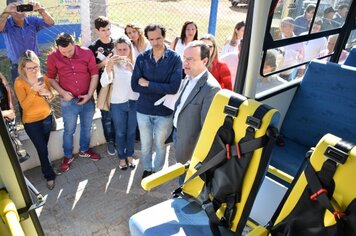Pompeia recebe novo ônibus para o transporte escolar