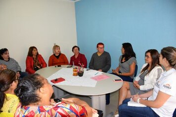 Professores do ECAP participam de reunião na Secretaria de Assistência Social