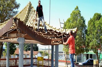 Administração tina januário dá início à reforma do parque infantil do jk