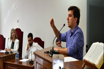 Prefeita tina celebra conquista da univesp em evento com a participação do reitor da universidade e do ex-deputado vinicius camarinha