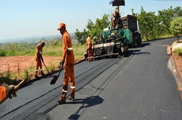 Diversas ruas de pompeia recebem recapeamento asfáltico
