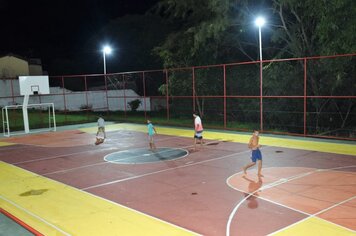 Quadras do Jardim São Luis e do Florentino Favoretto recebem iluminação