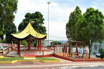 Prefeitura recupera praças e parques infantis de pompeia