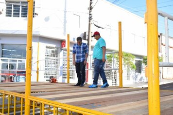 Vice-prefeito França confere a estrutura montada para show de Dia das Mães