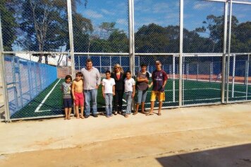 Prefeita Tina Januário visita 1ª Quadra de Futebol Society de Pompeia