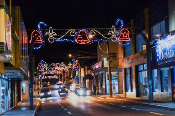 Ruas de Pompeia recebem decoração e iluminação especial de Natal