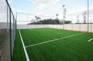 Prefeita tina assina convênio para construção de quadra de futebol society