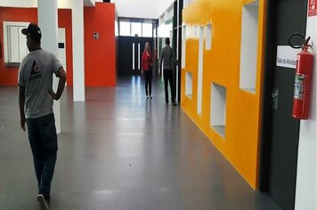 Prefeita tina visita obra da creche do lacombe