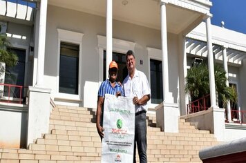 Sacos personalizados da coleta seletiva começam a ser distribuídos