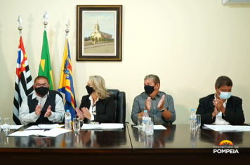 Prefeita Tina anuncia projeto de reajuste salarial de 11% para servidores municipais