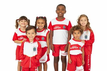 Prefeita Tina agenda entrega dos uniformes escolares