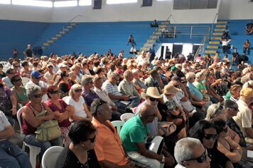 Administração Tina Januário zera fila por cirurgias de catarata