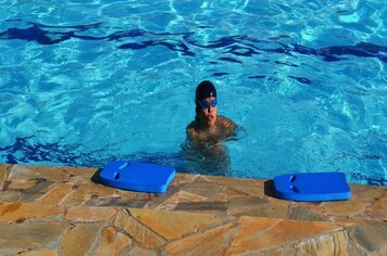 Pompeia tem escolinha municipal de natação