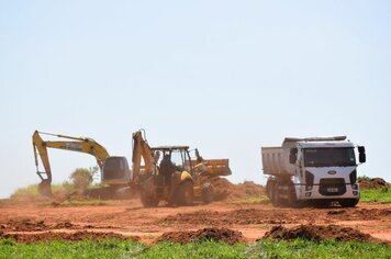 Tem início a terraplanagem para construção das 500 casas do Residencial dos Ipês