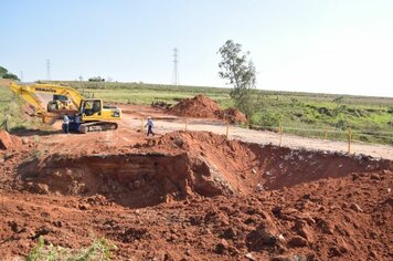 Iniciada obra de recuperação do quilômetro 16 da Vicinal Pompeia-Queiroz 