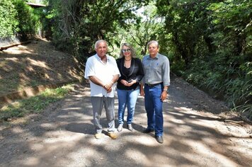 Prefeita Tina anuncia pavimentação da Serra do Futuro e recape da rua Dr. Washington Luís