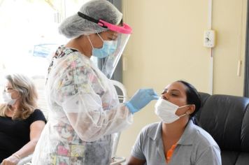 Servidores do Centro Dia são testados contra a COVID-19