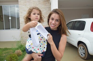 Prefeitura de Pompeia distribui máscaras contra COVID-19 para moradores