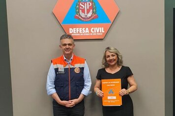 Prefeita Tina assina convênio com a Defesa Civil para nova obra na Vicinal Tufic Baracat