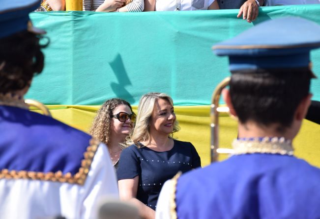 Milhares de cidadãos prestigiam Desfile Cívico em Pompeia