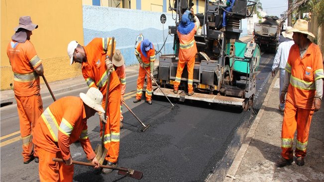 Via expressa recebe obras de recapeamento