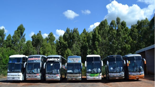 Programa de transporte universitário 100% gratuito tem ônibus novos e bem equipados
