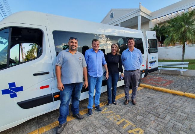Pompeia recebe nova van de 16 lugares para a Saúde