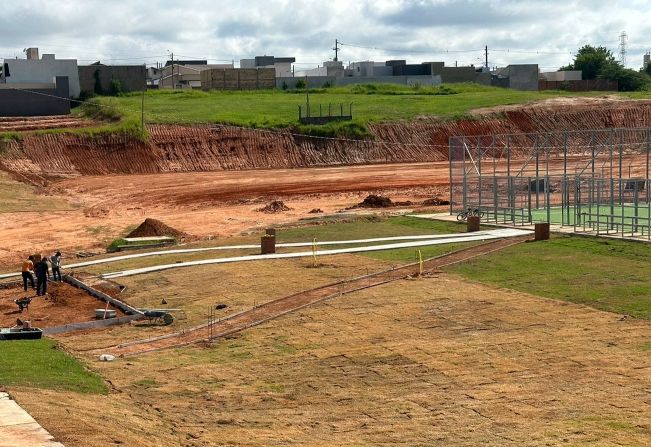 Prefeitura atua em melhorias na Areninha da Avenida Mauro Lazarini
