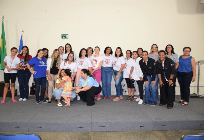 Campanha “Abril Azul” promove reuniões para conscientização sobre o Transtorno do Espectro Autista