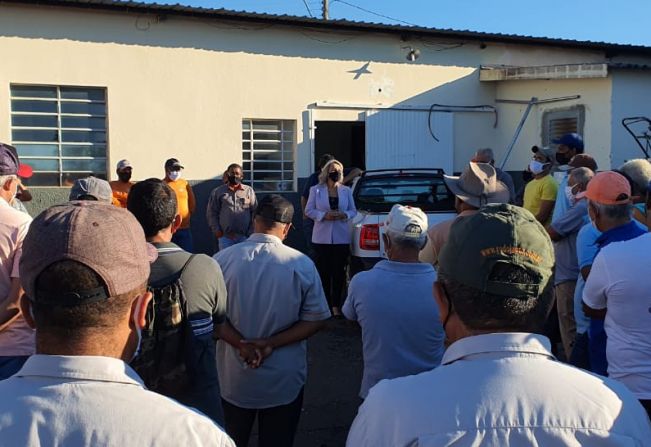 Prefeita Tina propõe bônus de 1.000 reais no tíquete alimentação dos servidores municipais em janeiro