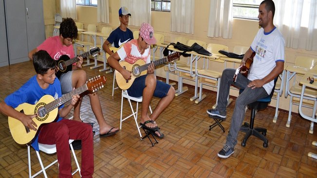 Alunos do guri de pompeia se apresentam em ibirarema