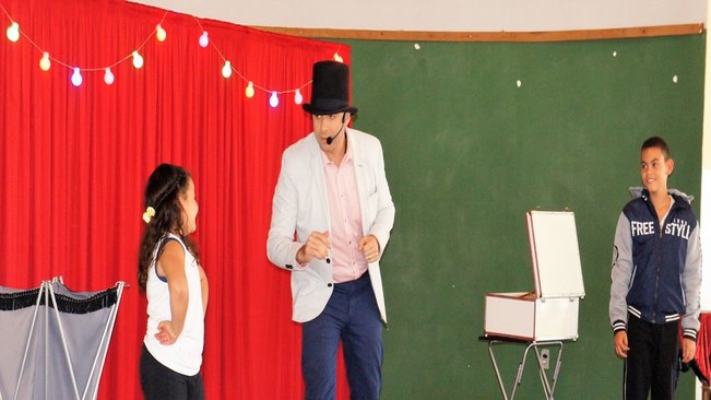 Semana cultural em pompeia termina com mágica no jk