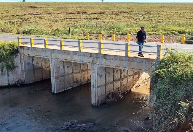 Leito do Córrego do Fiori recebe ação intensiva de limpeza