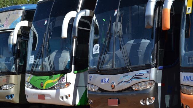 Prefeitura contempla diferentes calendários escolares e mantém transporte universitário gratuito em mês típico de férias 