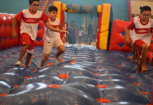 Prefeitura de Pompeia Encanta 2 Mil Crianças da Rede Municipal na Tradicional Festa das Crianças