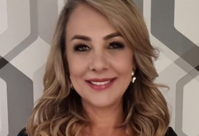 Prefeita Tina anuncia projetos de reajuste salarial em 6,5% para funcionários e de aumento do ticket para 600 reais 