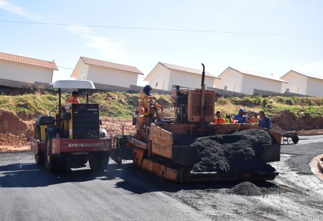 Prefeitura investe em infraestrutura com pavimentação de área anexa ao Residencial Pompeia E