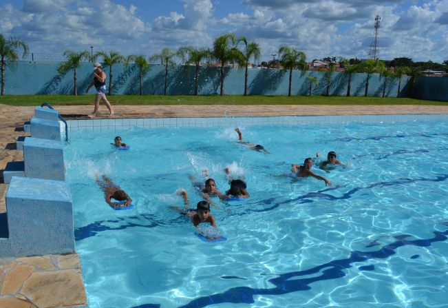 Aulas de hidroginástica e natação voltam no dia 16 no Clube do JK