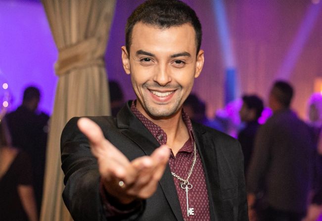 Alunos da rede municipal participam de show de mágica com Igory Medeiro nesta semana