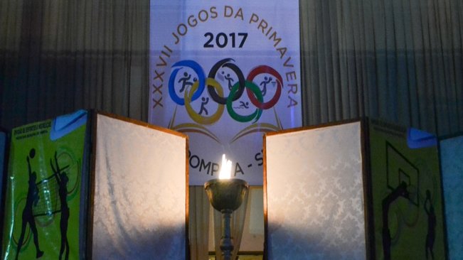 Cerimônia de abertura marca o resgate da tradição dos jogos da primavera em pompeia