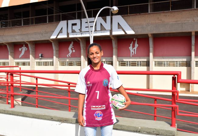 Pompeiana da Seleção Brasileira de Futebol retorna a Pompeia nas férias e visita Arena onde tudo começou