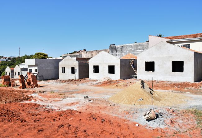 Avançam obras das casas da CDHU no Jardim Primavera
